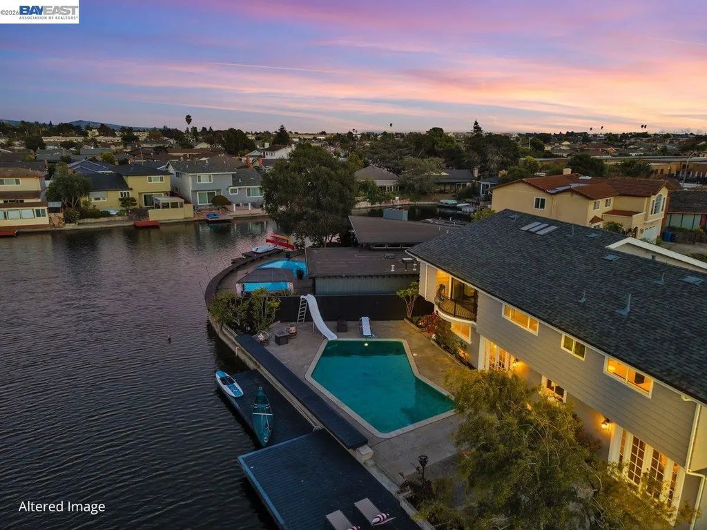 612 Fortress Isle, Alameda