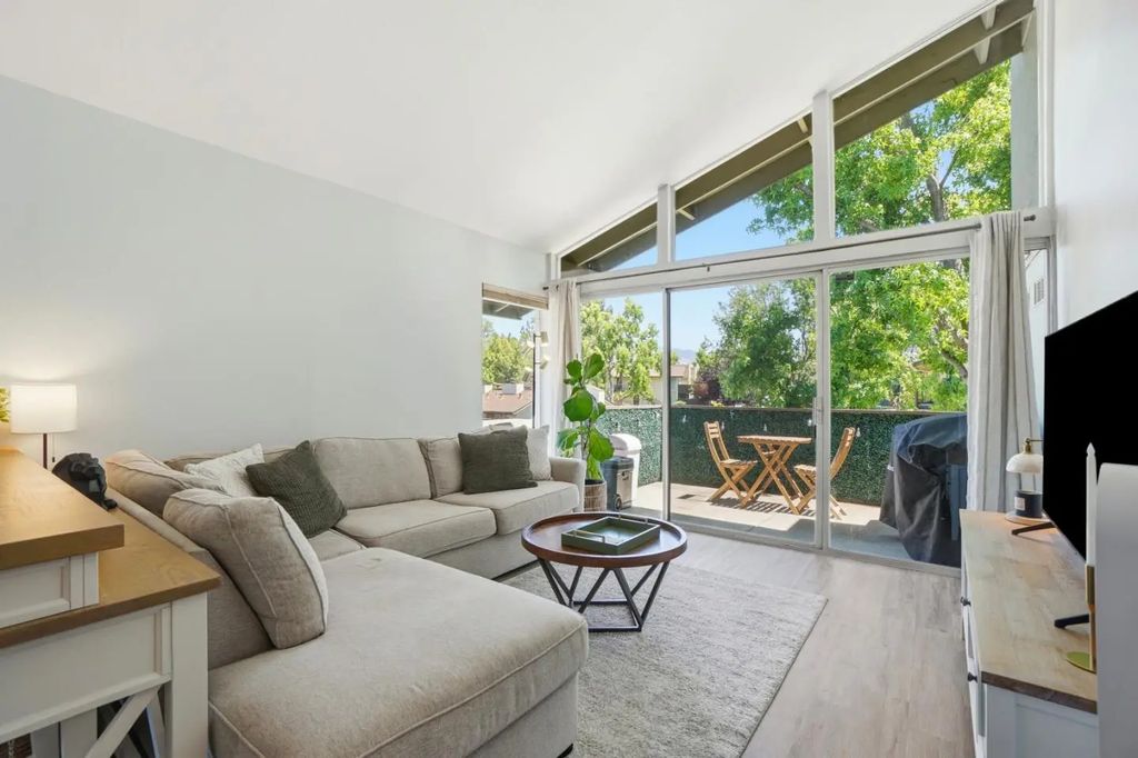 55 Massolo Drive H, Pleasant Hill
