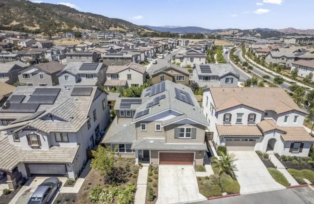 1237 Viognier Way, Gilroy