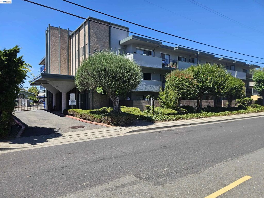 1064 E Street, Hayward