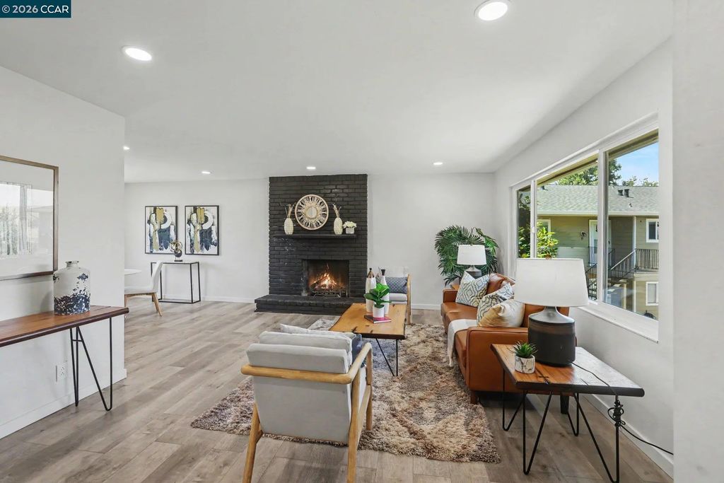 1965 Ascot Dr 6, Moraga