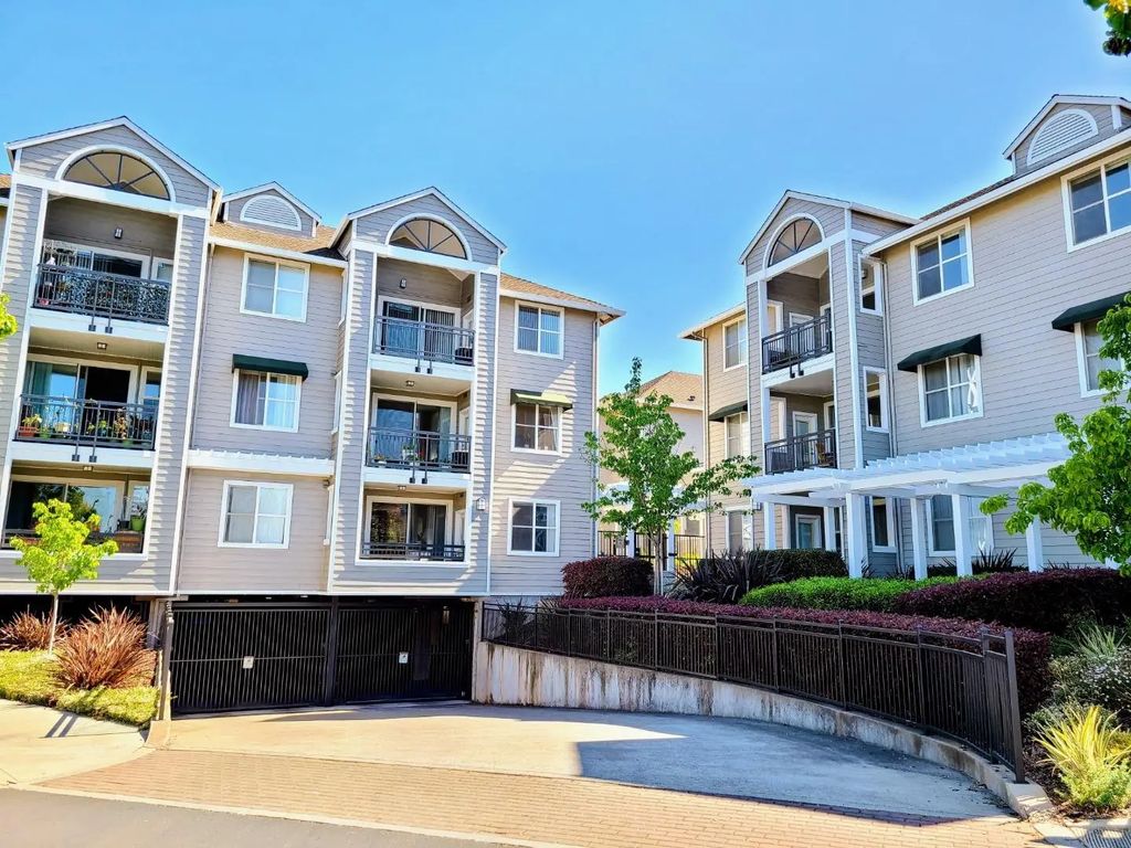 1982 W Bayshore Road 216, East Palo Alto