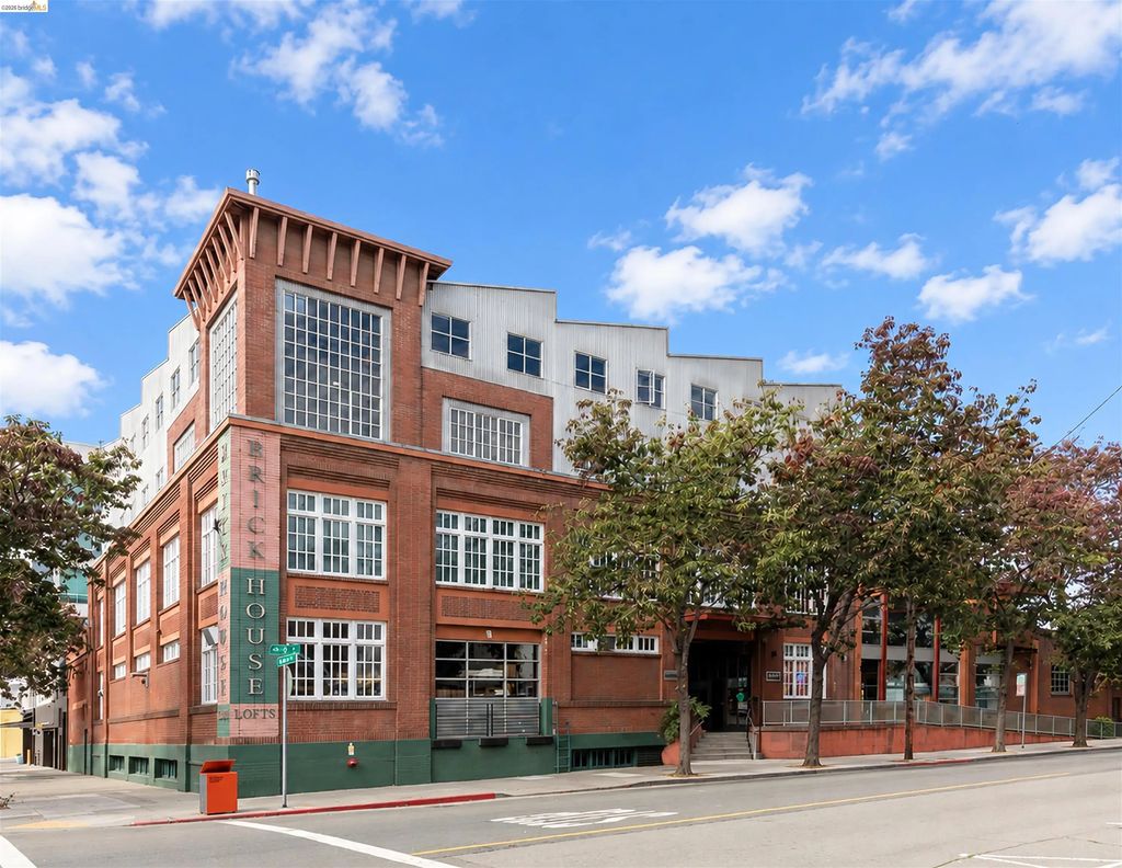 201 3rd St 302, Oakland