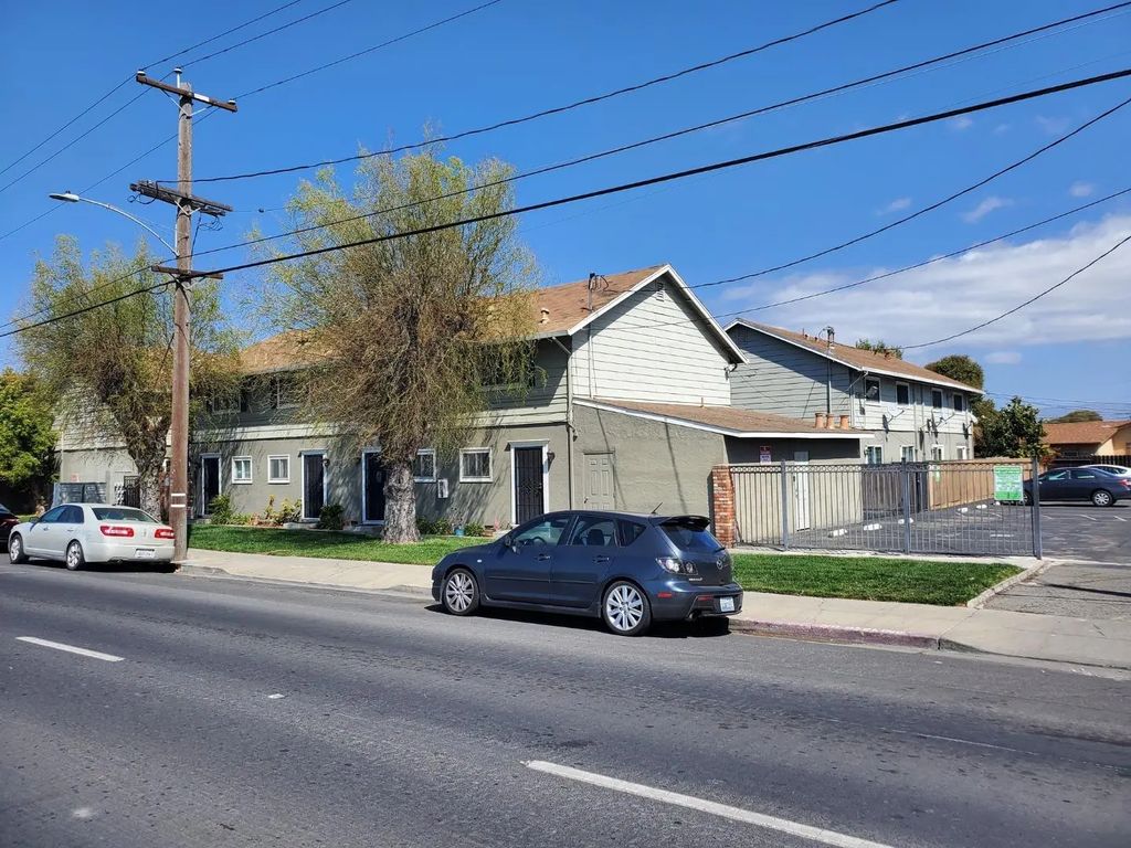 3501 Lafayette Street, Santa Clara