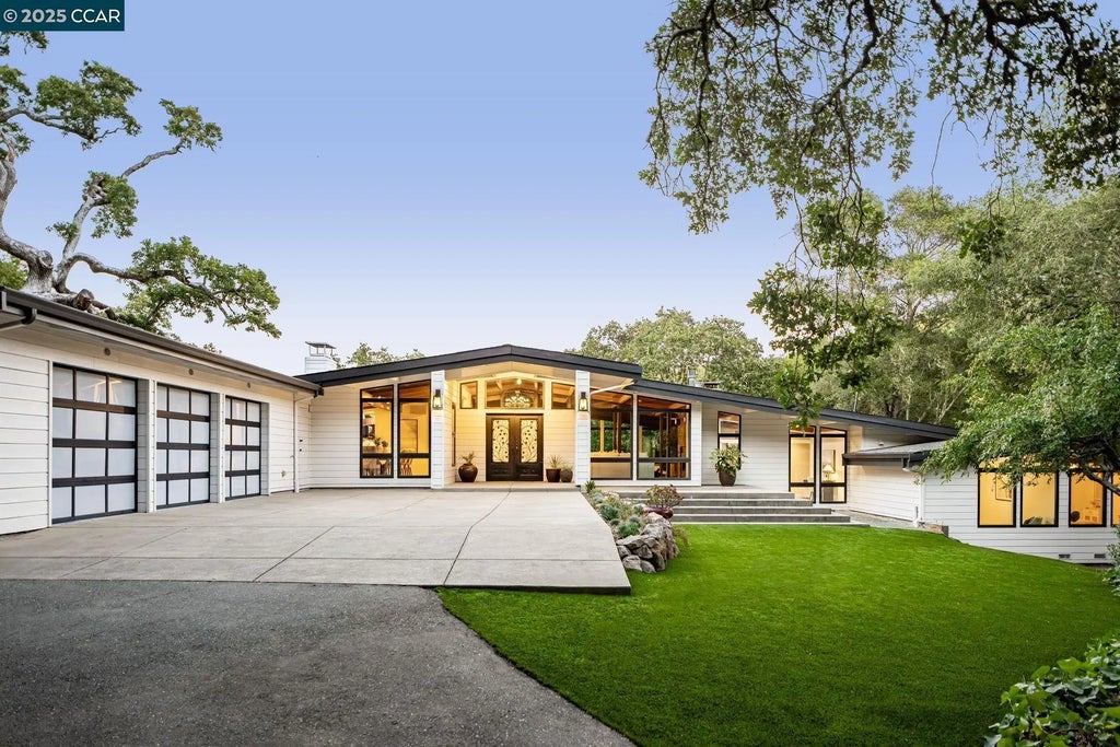 8 Oak Arbor Rd, Orinda