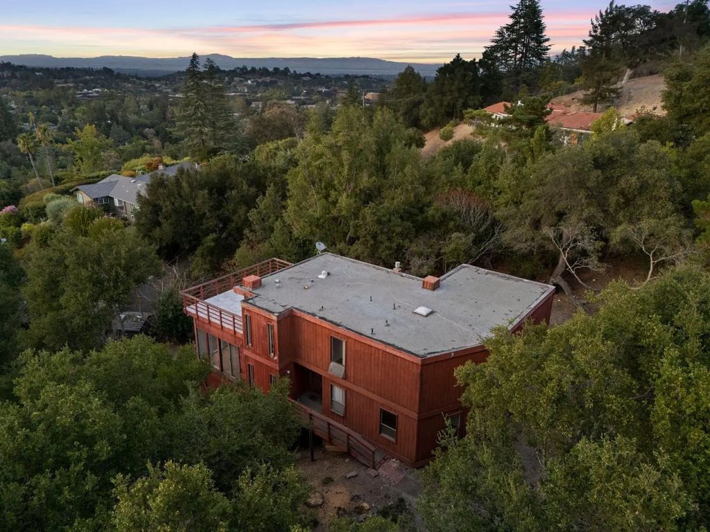 11490 Summit Wood Road, Los Altos Hills