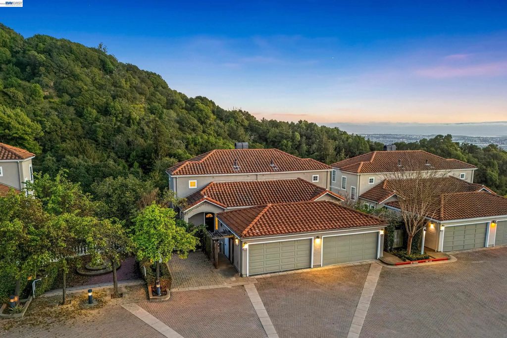 4636 Redwood Rd, Oakland