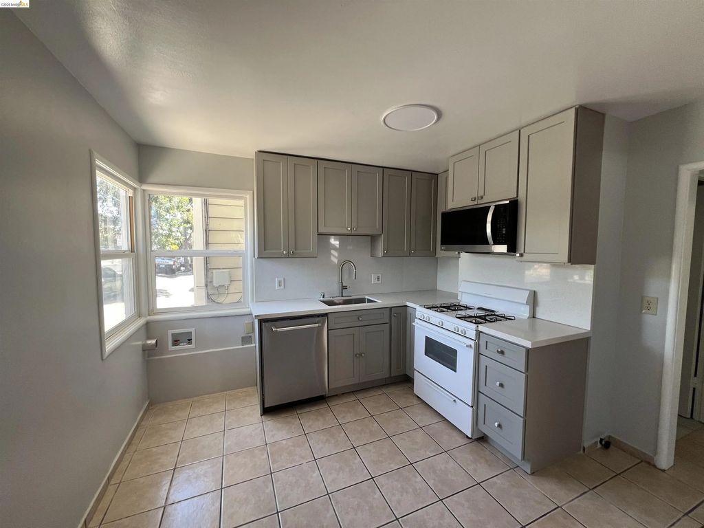 6293 Vallejo St, Emeryville