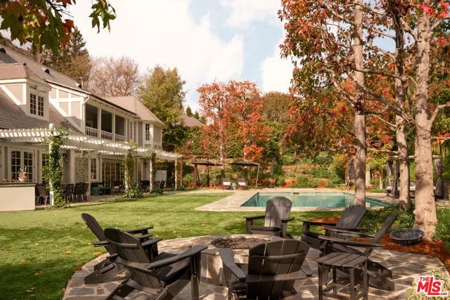 1420 Moraga Drive, Los Angeles