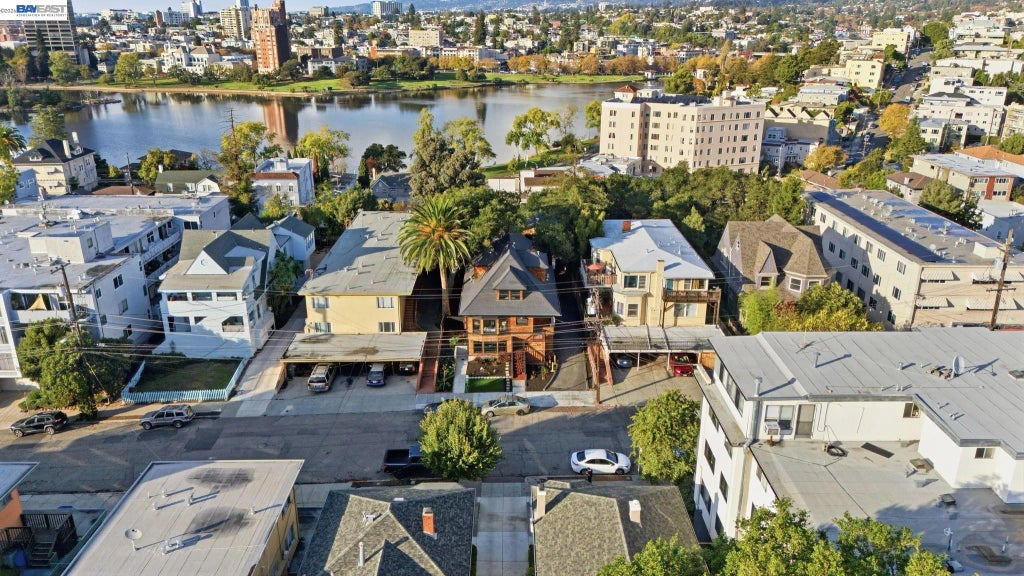 335 Hanover Ave, Oakland