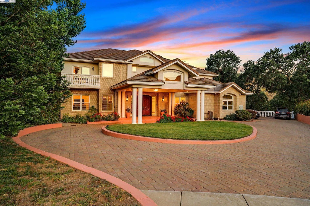 349 Brianne Ct, Pleasanton