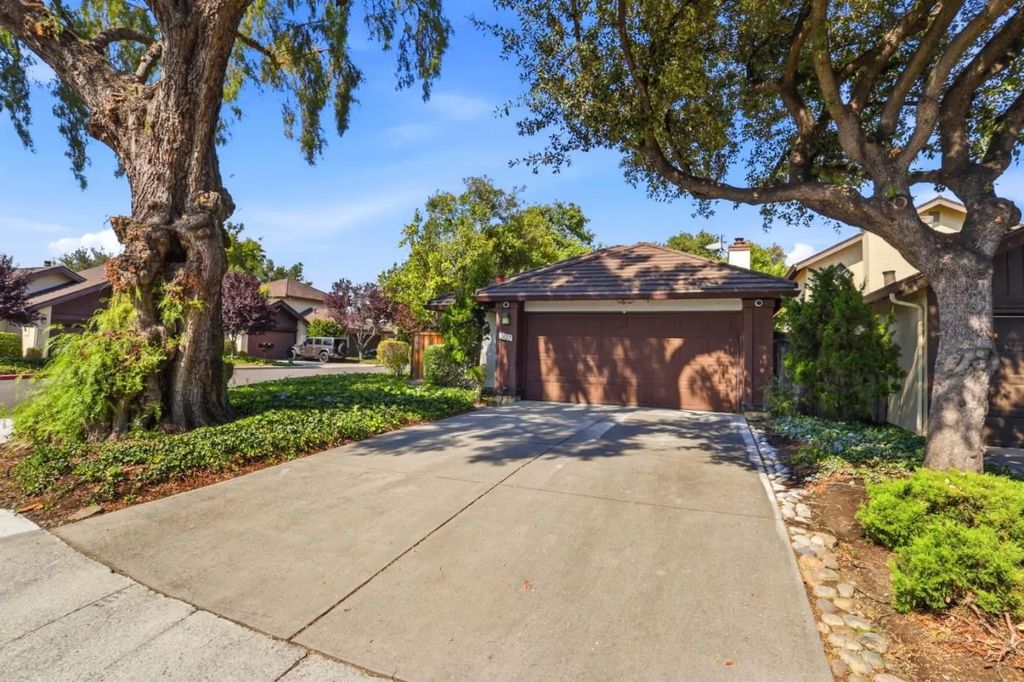 2627 Mabury Square, San Jose