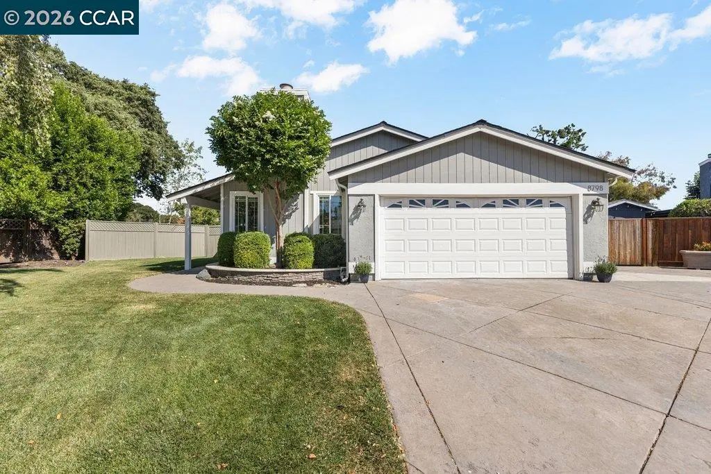 8798 Augusta Ct, Dublin