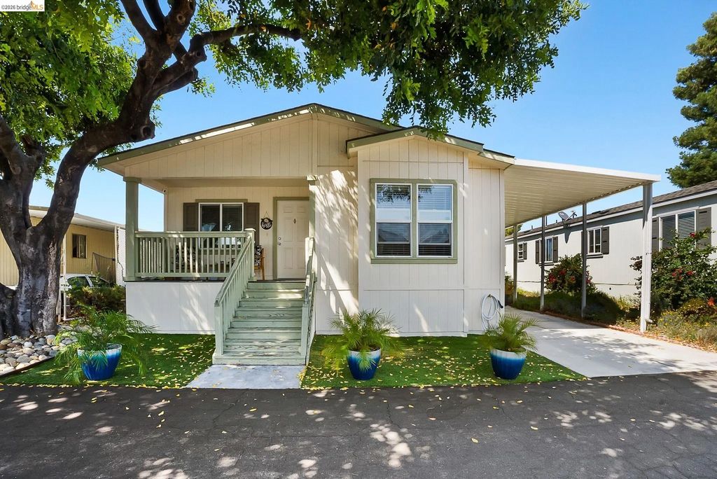 156 Tiki Ln, Pittsburg
