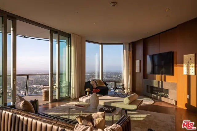 211 W Elm Court 39a, Los Angeles