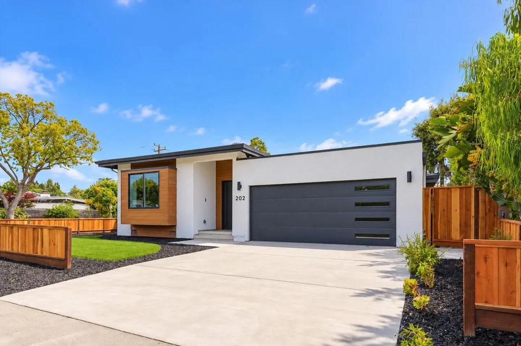 202 Thompson Avenue, Mountain View