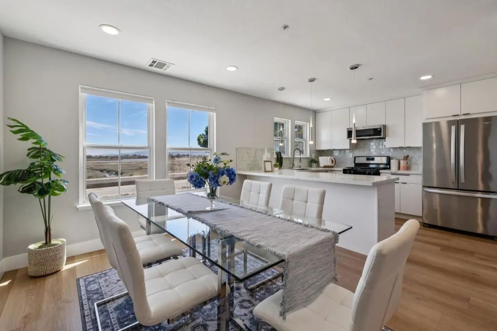 1121 Outrigger Lane, Foster City