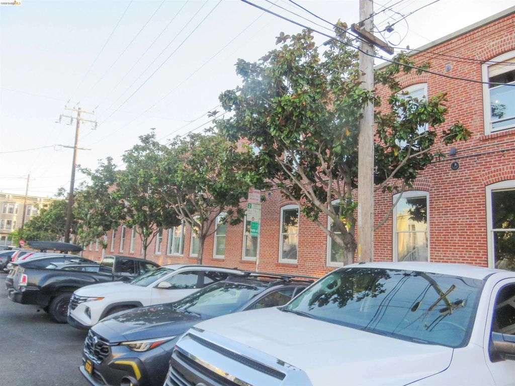 720 York St 212, San Francisco