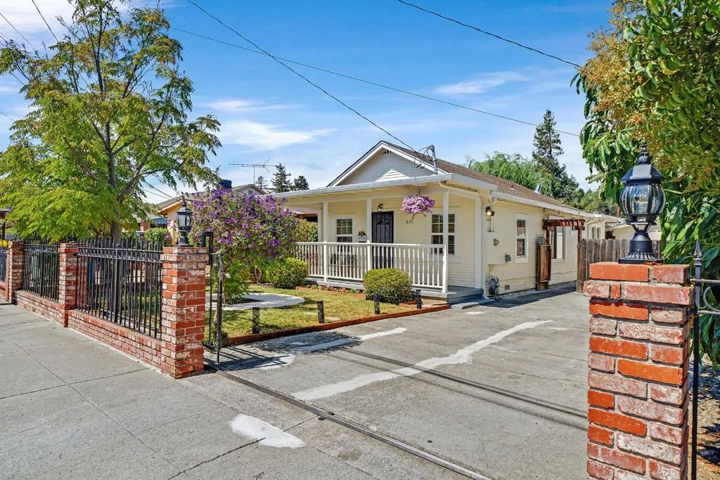 621 Macarthur Avenue, Redwood City