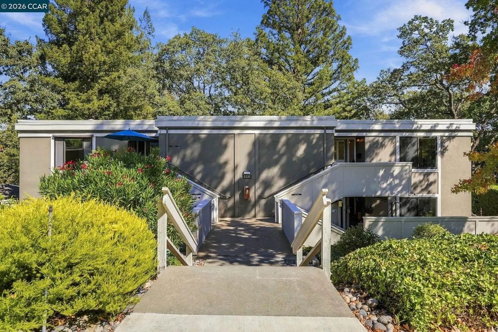 2232 Tice Creek Dr 3, Walnut Creek