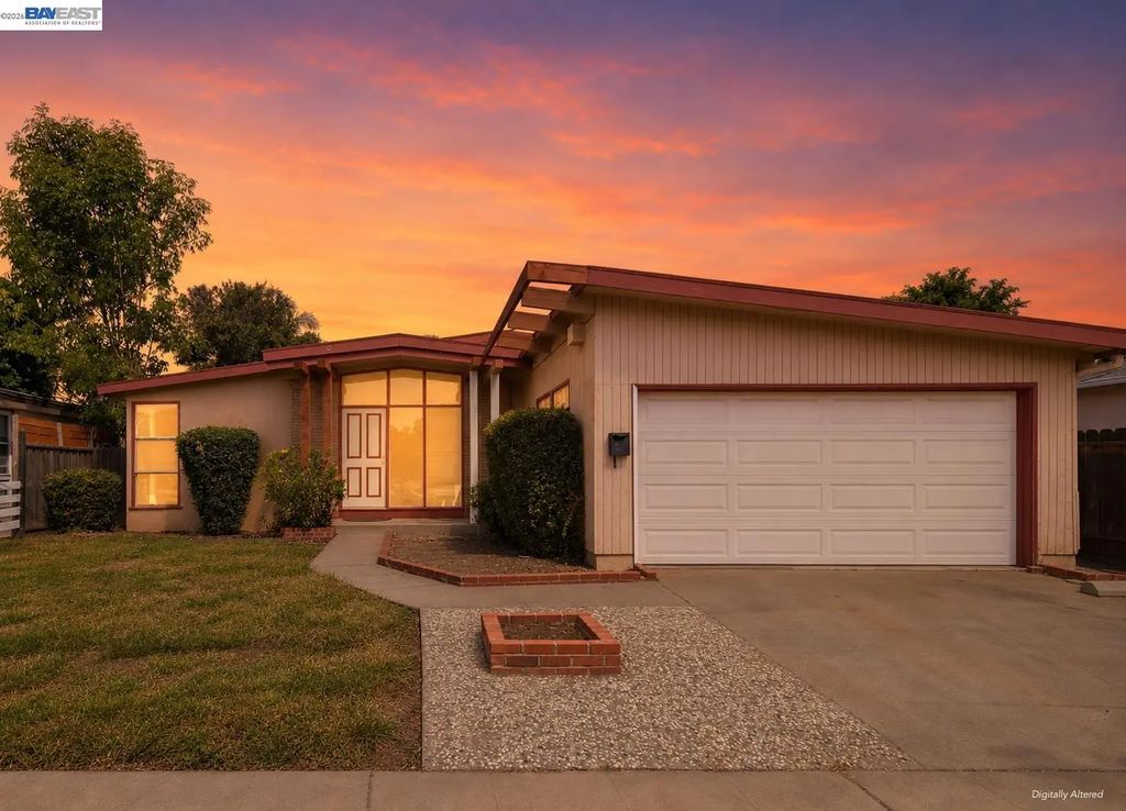 440 Rousseau St, Hayward