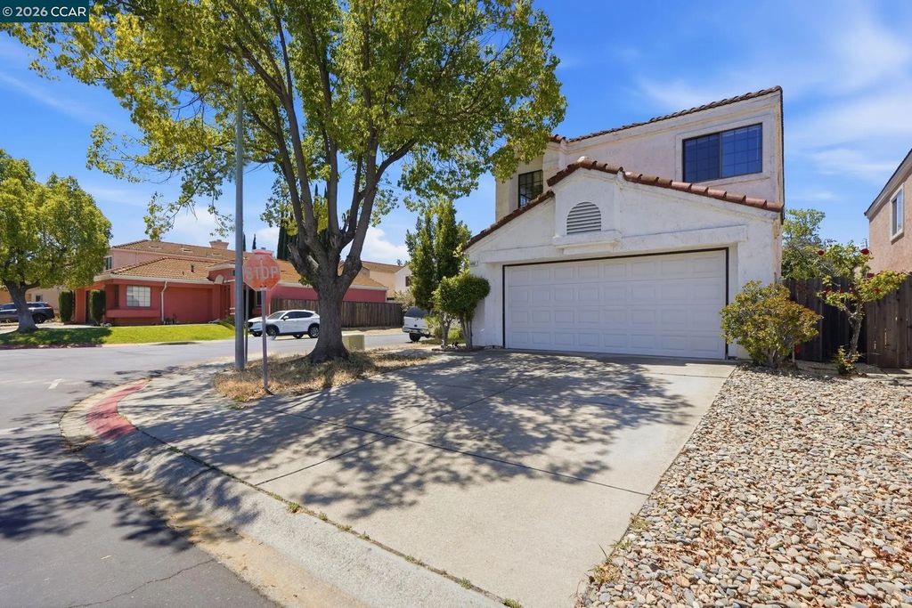 1032 Burnham Dr, Pittsburg