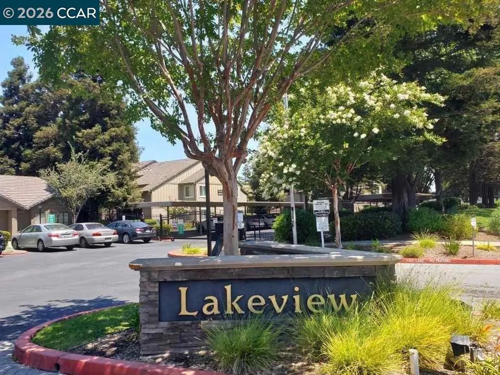 2189 Lakeview, Pittsburg