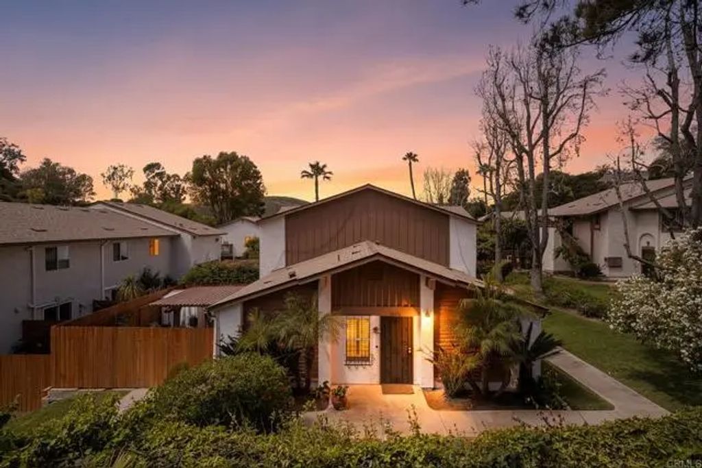 6632 Bell Bluff Avenue B, San Carlos