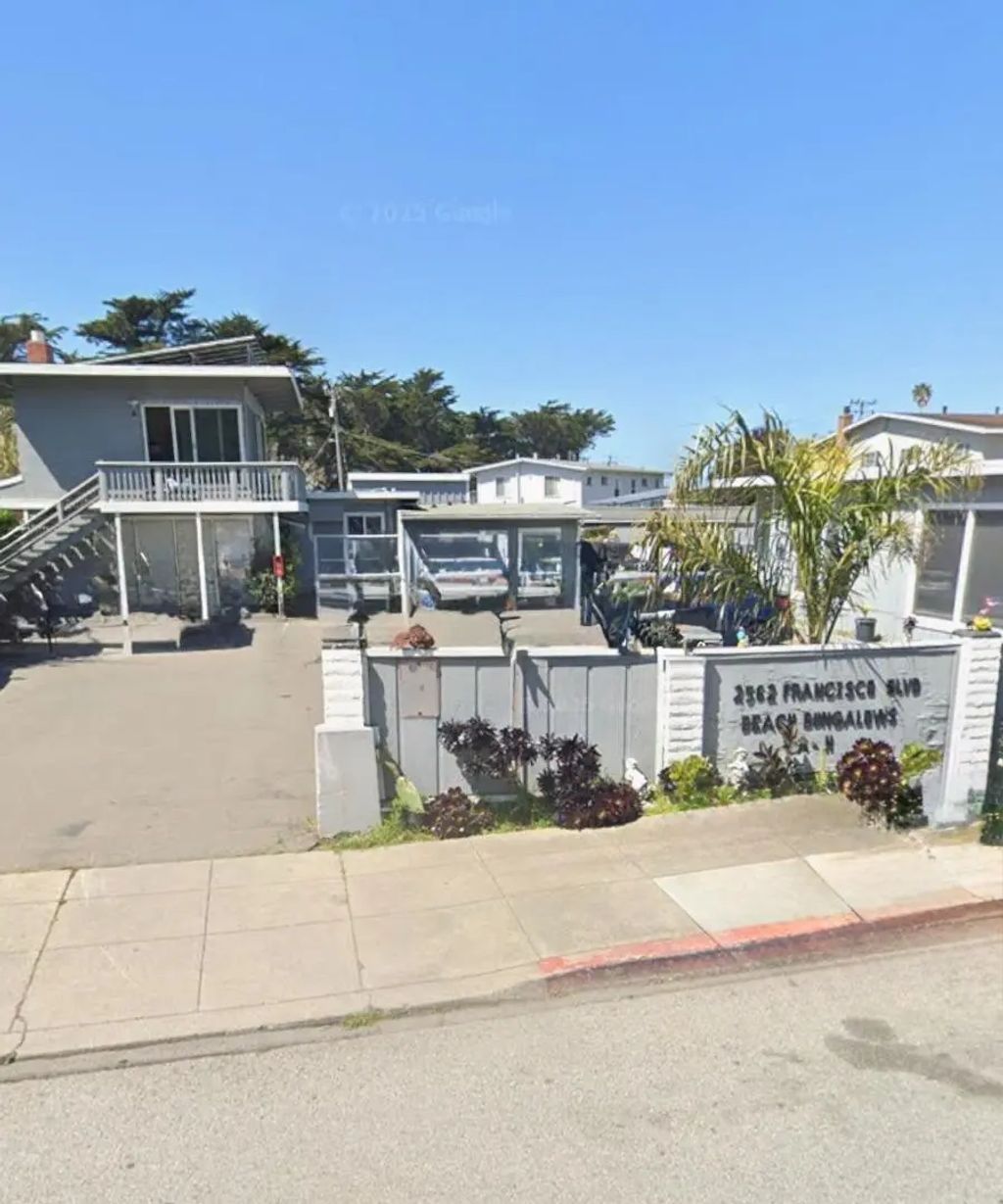 2562 Francisco Boulevard A, Pacifica
