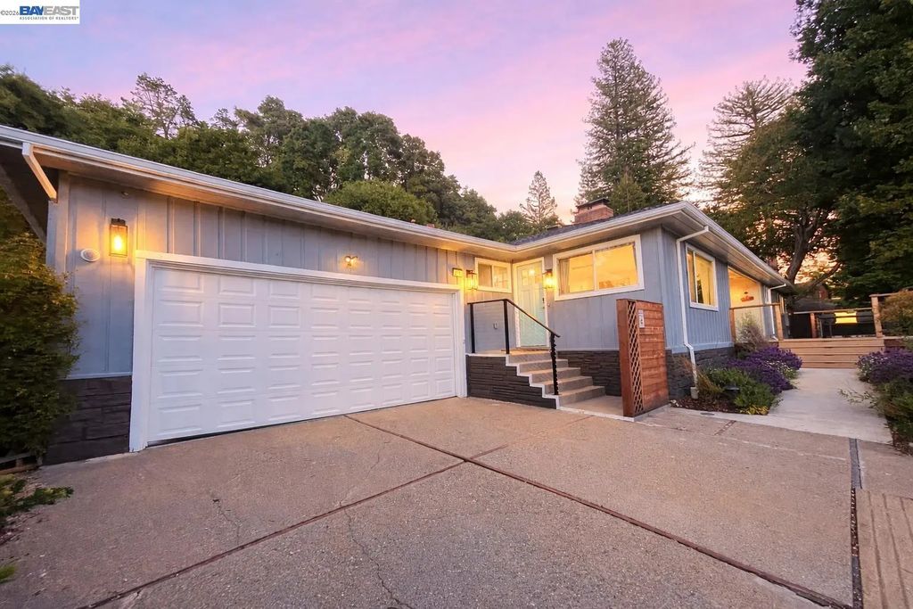 275 Orchard Rd, Orinda