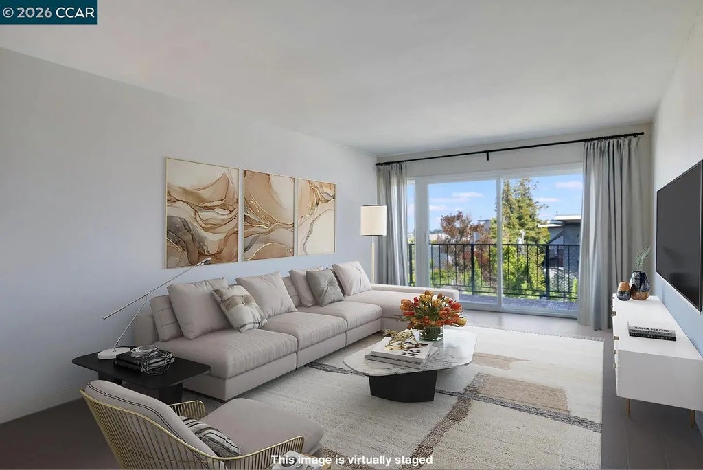 567 Oakland 305, Oakland