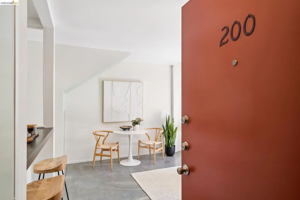 3751 Harrison St 200, Oakland