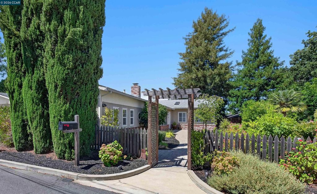 42 Mayo Ln, Walnut Creek
