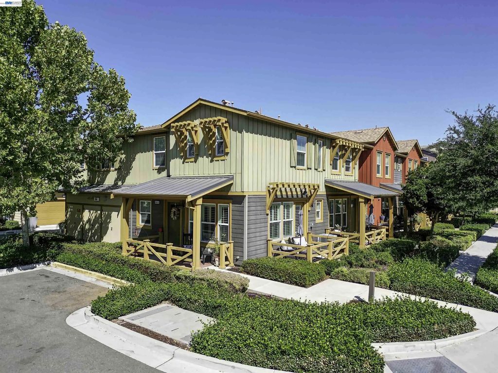 454 Persimmon Cmn 14, Livermore