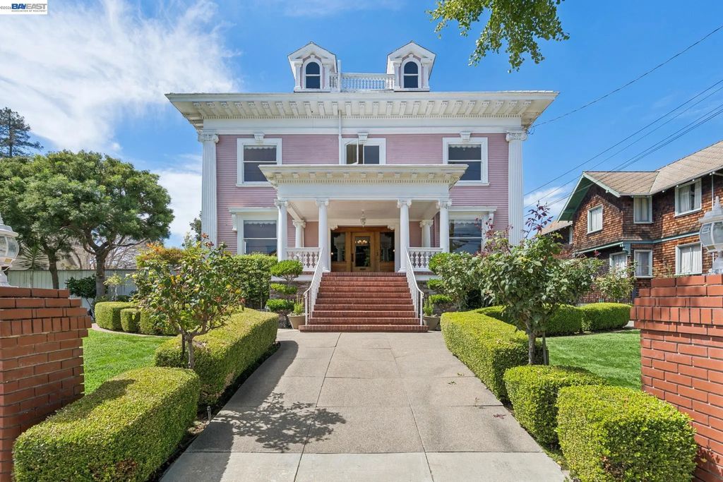 1105 Sherman St, Alameda