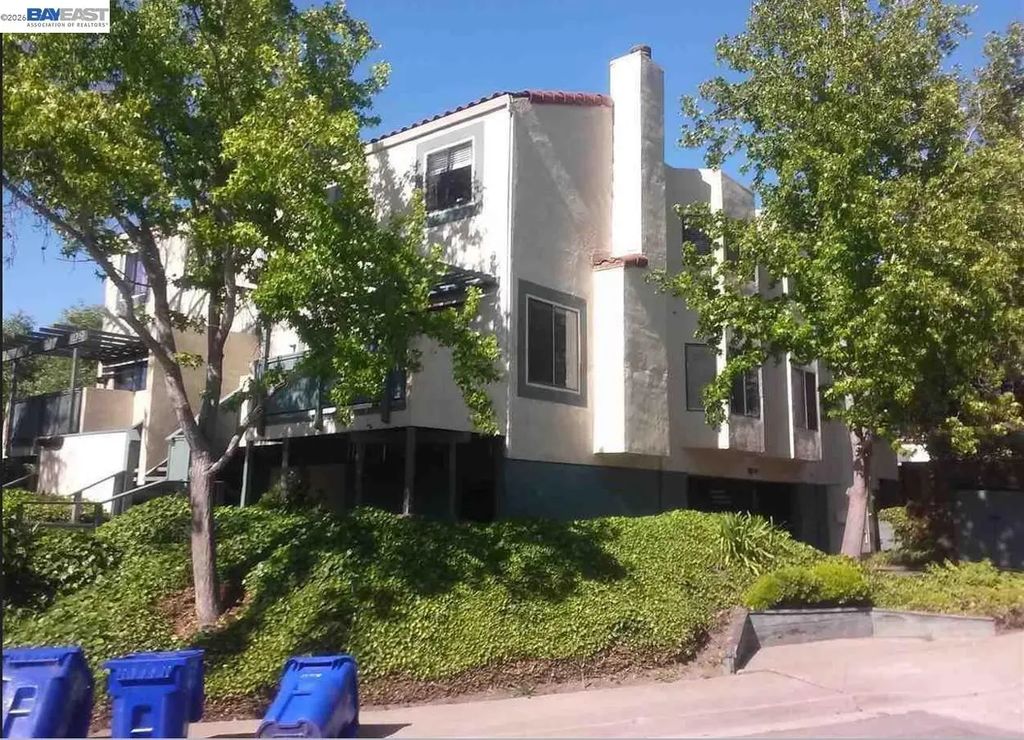 1704 Dalessi Dr, Pinole