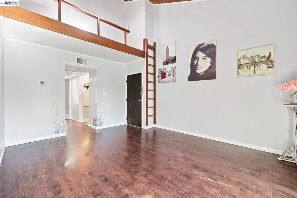2716 Oak Rd 111, Walnut Creek