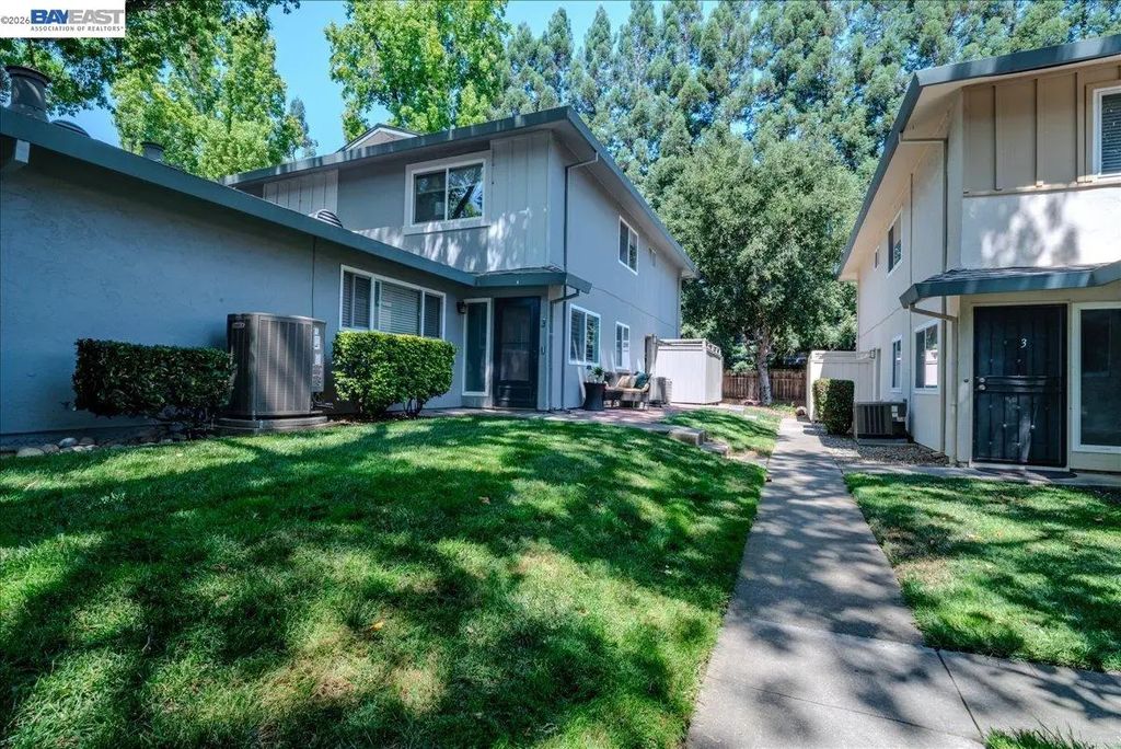 8172 Arroyo Dr 3, Pleasanton