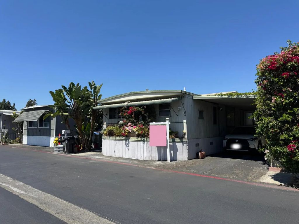 2135 Little Orchard 61, San Jose