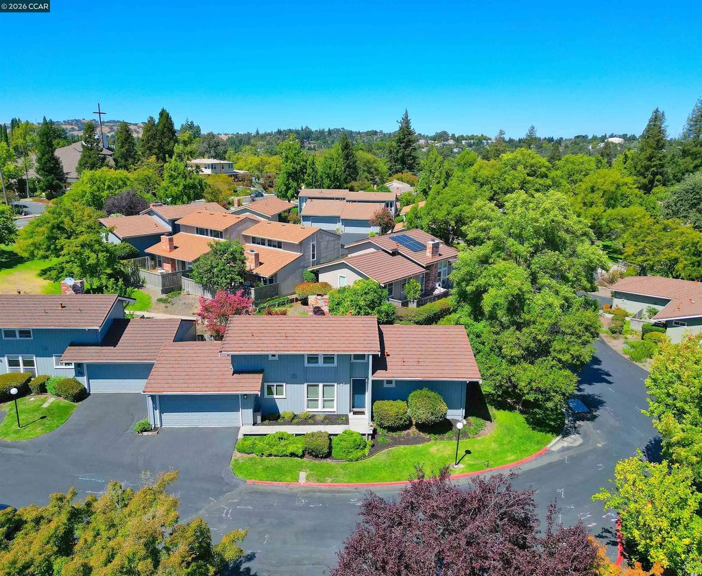 48 Rolling Green Circle, Pleasant Hill