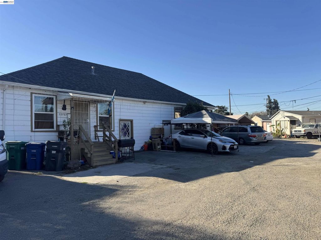 22727 Amador St, Hayward