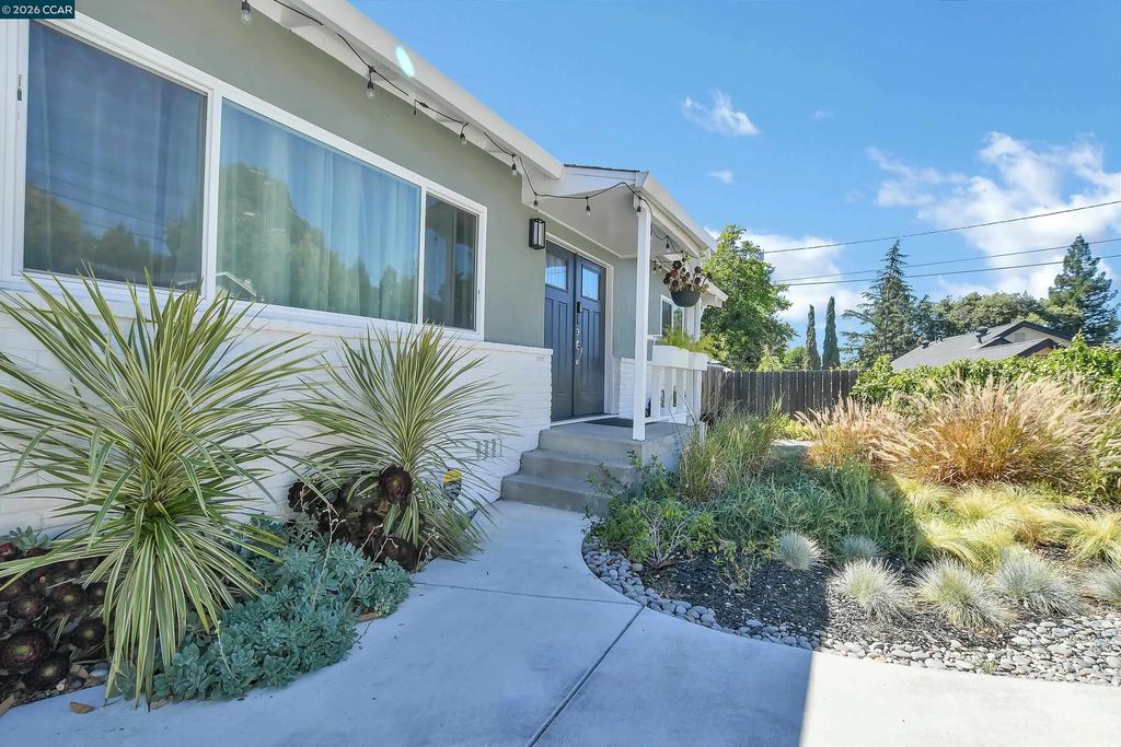 2160 Walnut St, Martinez