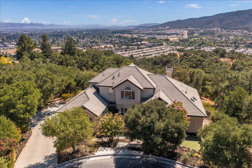 8320 Chantrelle Court, Gilroy