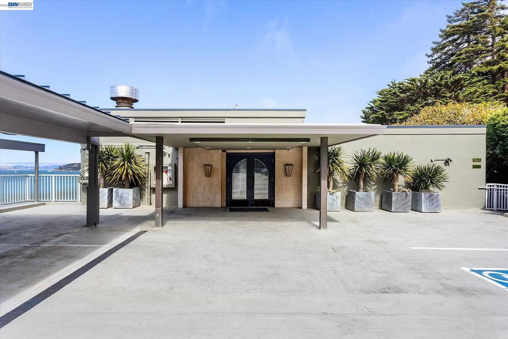 100 South 208, Sausalito