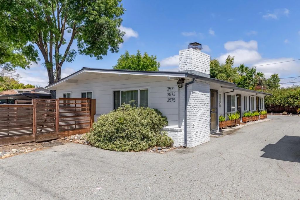 2571 Alma Street, Palo Alto
