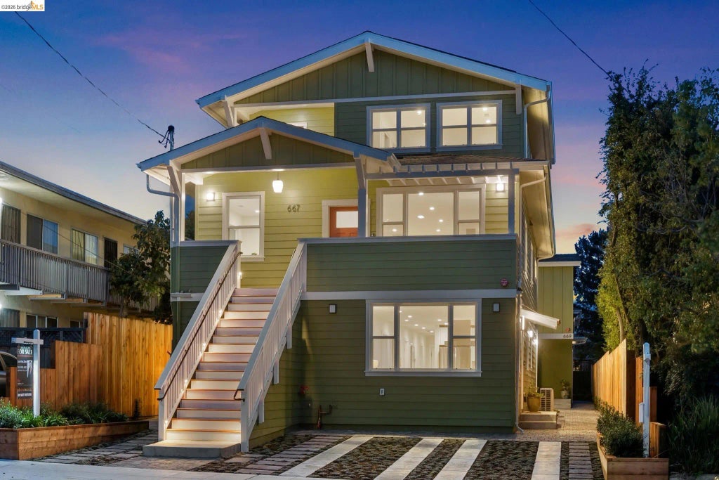 667 Alcatraz Ave, Oakland
