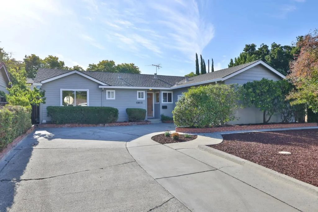 10815 E Estates Drive, Cupertino