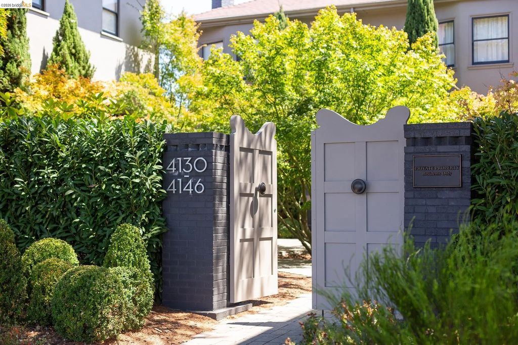 4132 Manila Ave, Oakland