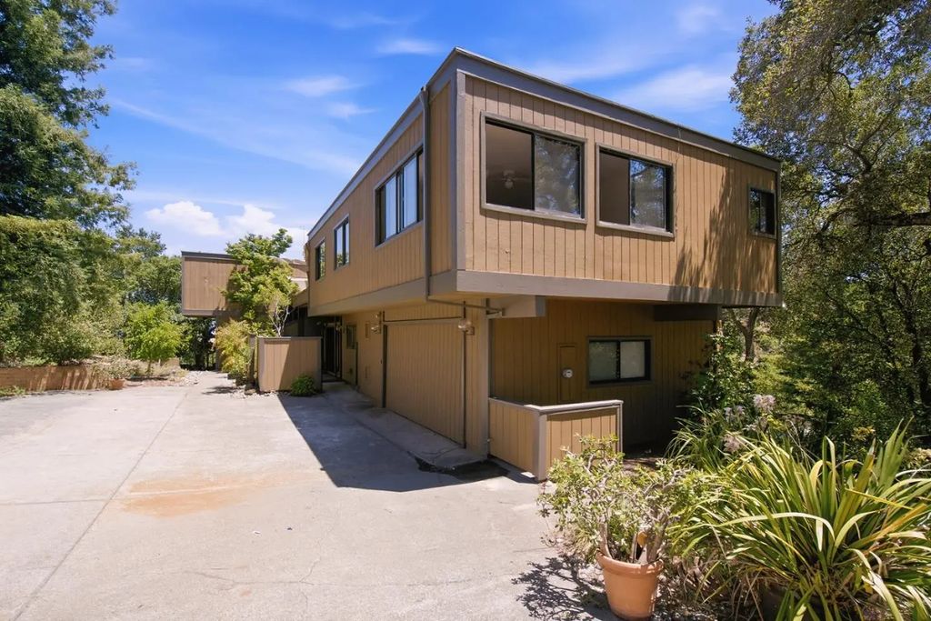 285 Escobar Road, Portola Valley