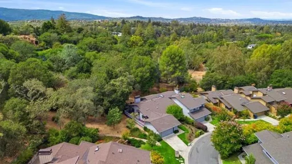 11 Biltmore Lane, Menlo Park